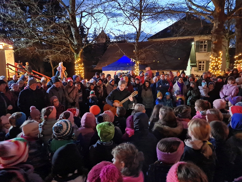 Gluehweintreff2024 02